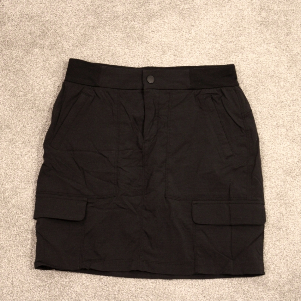 Athleta Black Trekkie Cargo Skort